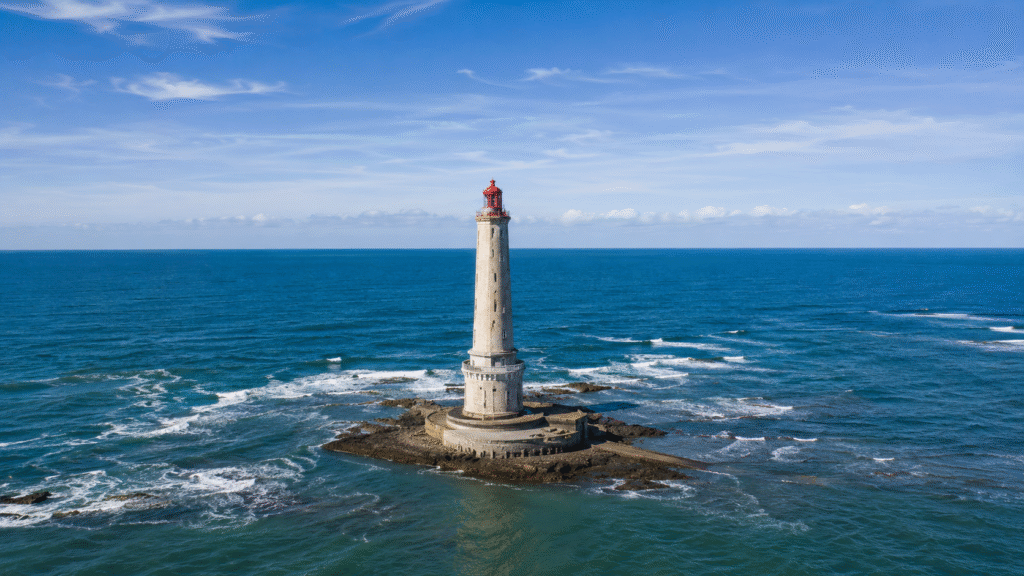 Phare des baleineaux, au large de l'ile de Ré